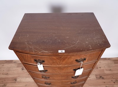 Lot 98 - A Georgian style mahogany bowfront chest of drawers