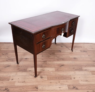 Lot 89 - An Edwardian mahogany and writing desk