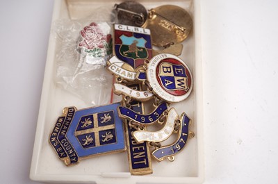 Lot 86 - A diamond three stone ring; and a selection of costume jewellery; and wristwatches