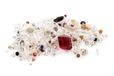 Lot 72 - A collection of gemstones and beads