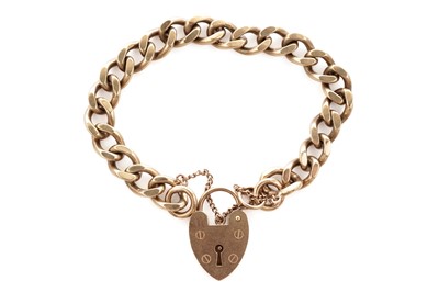 Lot 9 - A 9ct yellow gold curb link chain bracelet