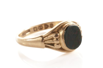 Lot 62 - A Victorian bloodstone signet ring