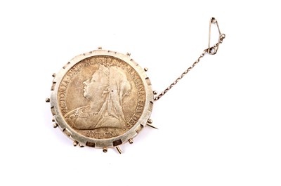 Lot 80 - A Victorian silver gilt crown coin brooch