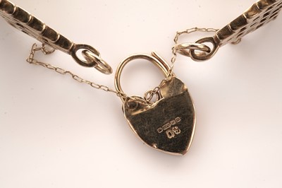Lot 8 - A 9ct yellow gold gate link bracelet