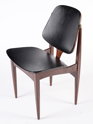 Lot 821 - A part Elliots of Newbury dining room suite