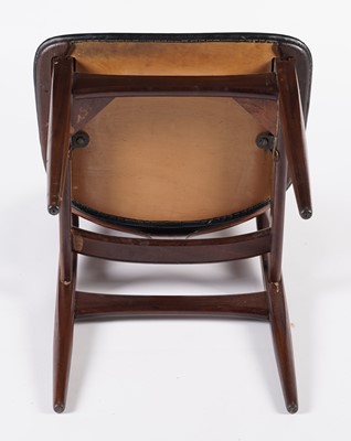 Lot 821 - A part Elliots of Newbury dining room suite