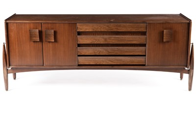 Lot 821 - A part Elliots of Newbury dining room suite