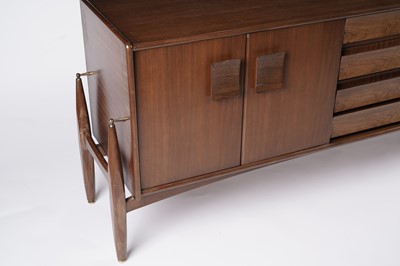 Lot 821 - A part Elliots of Newbury dining room suite