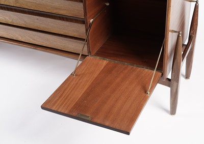 Lot 821 - A part Elliots of Newbury dining room suite
