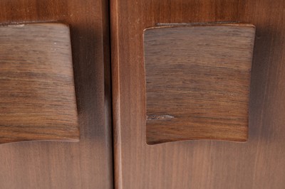 Lot 821 - A part Elliots of Newbury dining room suite