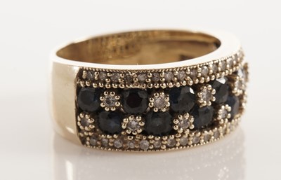 Lot 70 - A sapphire and diamond dress ring
