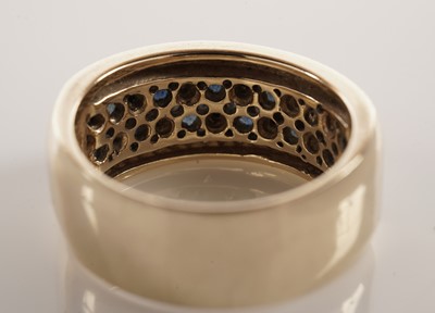 Lot 70 - A sapphire and diamond dress ring