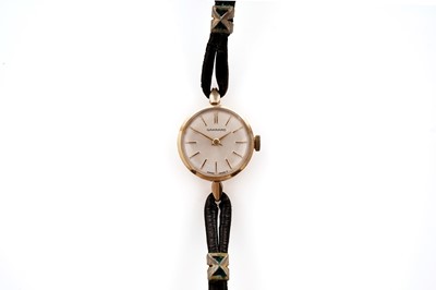 Lot 4 - A Garrard 9ct gold cased manual wind cocktail watch