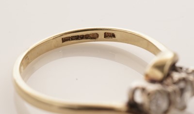 Lot 22 - A diamond trilogy ring
