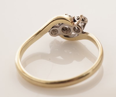Lot 22 - A diamond trilogy ring