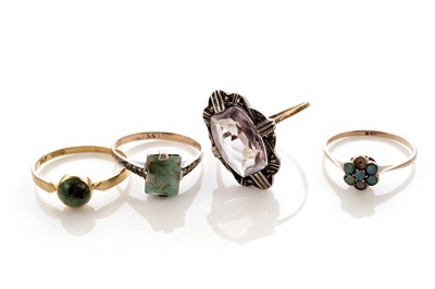 Lot 32 - Four gemstone set rings