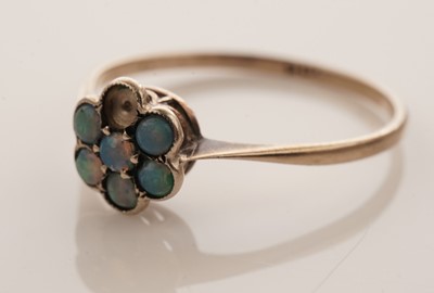 Lot 32 - Four gemstone set rings