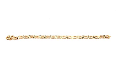 Lot 54 - A gilt metal chain bracelet