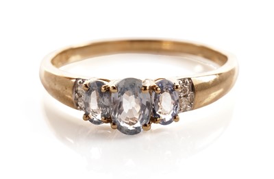 Lot 108 - A sapphire and diamond ring