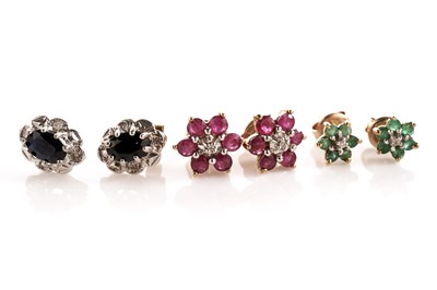 Lot 129 - Three pairs of cluster earrings