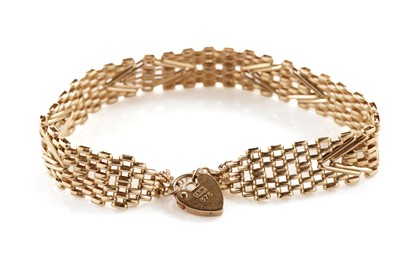 Lot 78 - A 9ct yellow gold gate link bracelet