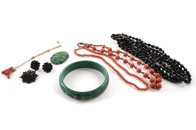 Lot 173 - A selection of mineral and other jewellery