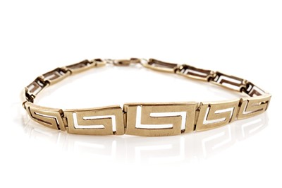 Lot 179 - A yellow gold Greek key motif bracelet