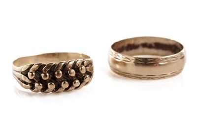 Lot 181 - Two 9ct gold rings
