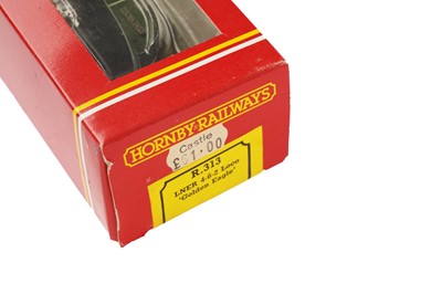 Lot 55 - Two Hornby Railways 00-gauge LNER locomotives and tenders; and another Hornby 00-gauge model