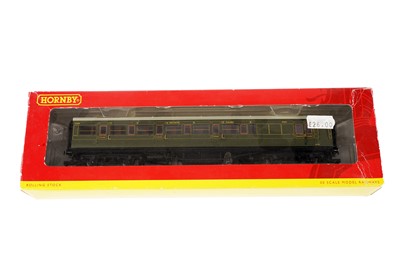 Lot 56 - A collection of Hornby and one other 00-gauge carriages