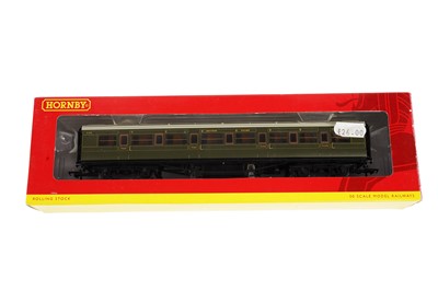 Lot 56 - A collection of Hornby and one other 00-gauge carriages