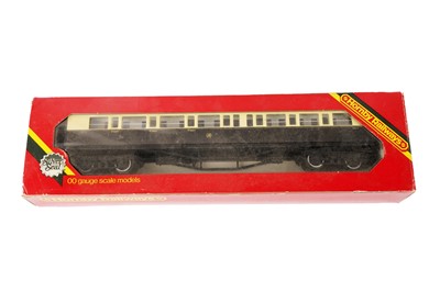 Lot 56 - A collection of Hornby and one other 00-gauge carriages