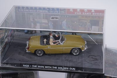 Lot 175 - ﻿A collection of diecast James Bond 007 model vehicles