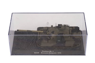 Lot 128 - A collection of twenty-two cased DeAgostini diecast scale model tanks