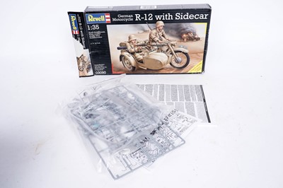 Lot 200 - A collection of nine model kits