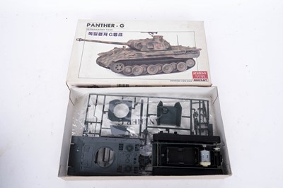 Lot 200 - A collection of nine model kits
