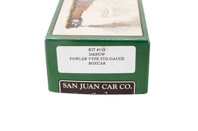 Lot 3 - A collection of 0 scale rolling stock models and model kits