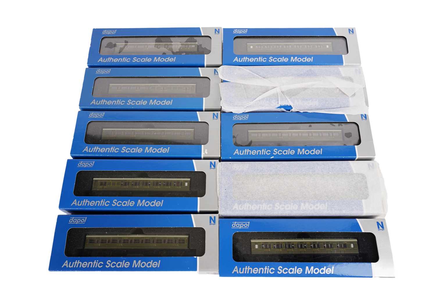 Lot 85 - Dapol N gauge manual High Window and other Maunsell coaches