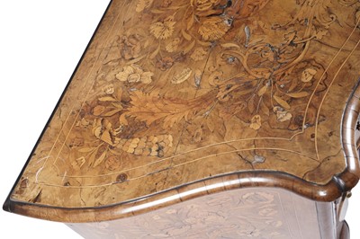 Lot 89 - An early 19th Century Dutch walnut marquetry lowboy