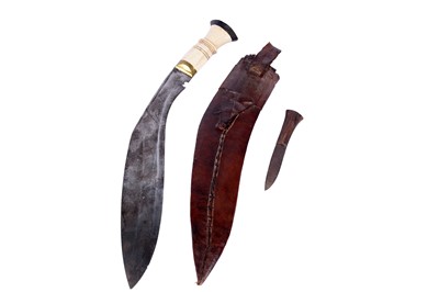 Lot 134 - A selection of knives; and other items
