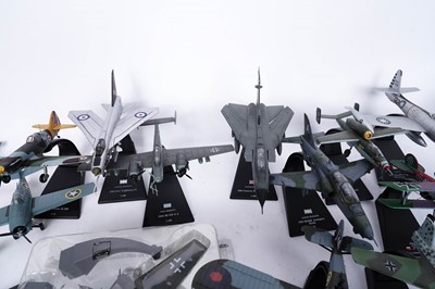 Lot 134 - A collection of metal model aircrafts