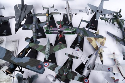 Lot 134 - A collection of metal model aircrafts