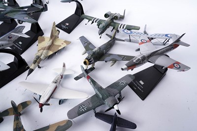 Lot 134 - A collection of metal model aircrafts