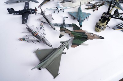 Lot 134 - A collection of metal model aircrafts