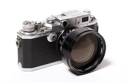 Lot 271 - A Canon II rangefinder camera with lens
