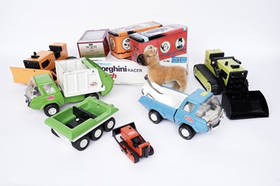 Lot 186 - Six Tonka toy vehicles; and other toys