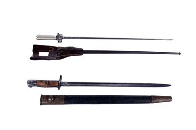 Lot 119 - French and US pattern bayonets