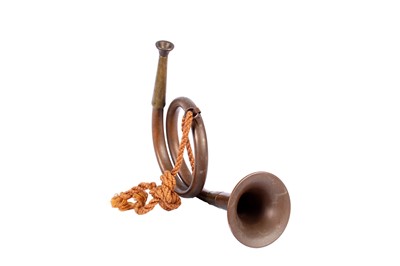 Lot 209 - A Canadian Kodak Co. gun sighting telescope; a kukri; and a horn