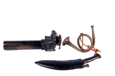 Lot 209 - A Canadian Kodak Co. gun sighting telescope; a kukri; and a horn