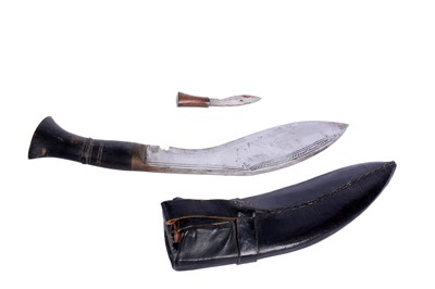 Lot 209 - A Canadian Kodak Co. gun sighting telescope; a kukri; and a horn